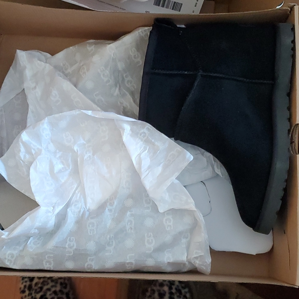 UGG mini wedge boot (classic femme mini) 5.5 new in box
